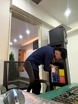  tony8 online show from November 29, 2025, 3:12 pm