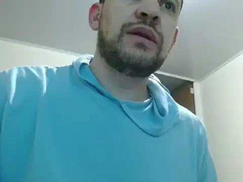 camiloking1720 online show from February 25, 2025, 1:09 am