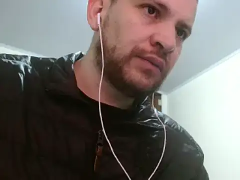 camiloking1720 online show from February 17, 2025, 8:49 pm