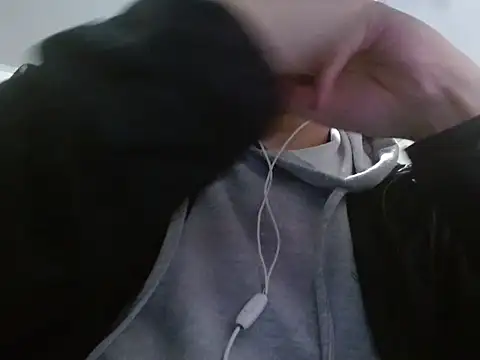 camiloking1720 online show from September 15, 2025, 5:19 am