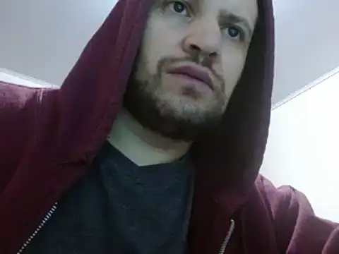 camiloking1720 online show from February 26, 2025, 1:46 am