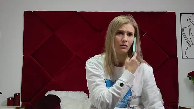 Snapshot of NattyReturn chatting on October 16, 2025, 9:50 am NattyReturn online show from October 16, 2025, 9:50 am