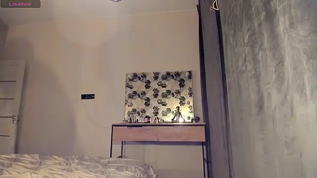 Snapshot of Selena_Rase chatting on February 9, 2026, 4:05 pm Selena Rase online show from February 9, 2026, 4:05 pm