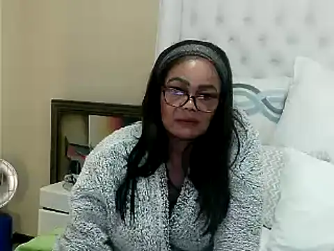 Snapshot of Carocurvy chatting on March 19, 2025, 7:51 am Carocurvy online show from March 19, 2025, 7:51 am