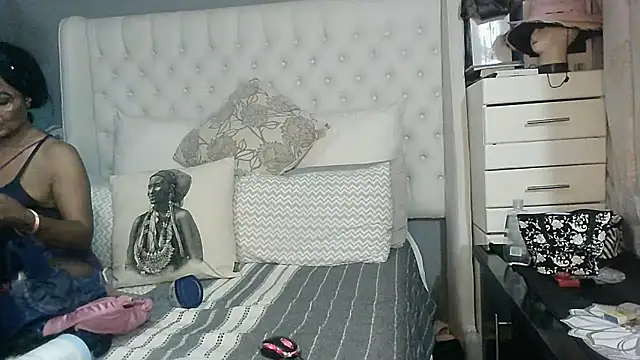 Carocurvy online show from November 2, 2025, 5:29 pm