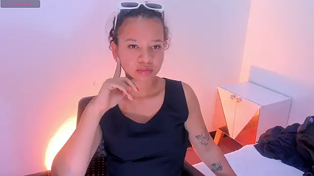 brithany rousee online show from September 26, 2025, 4:47 pm