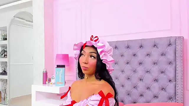 HaileeRoberts online show from November 8, 2025, 12:20 pm