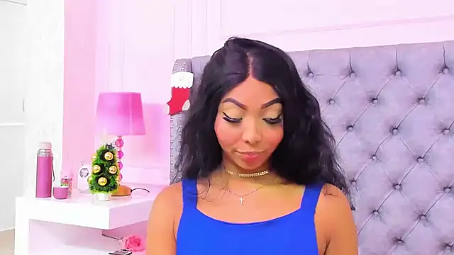 HaileeRoberts online show from November 30, 2025, 1:01 pm