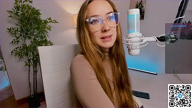 AngelPaull online show from October 10, 2025, 6:42 pm