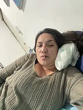 Snapshot of RenataMex chatting on February 27, 2025, 8:24 am RenataMex online show from February 27, 2025, 8:24 am