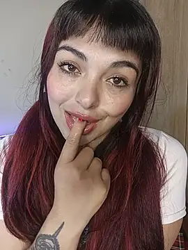 Winona-miu online show from May 17, 2026, 8:31 pm
