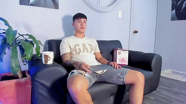 Cristopher strong online show from March 20, 2025, 12:54 pm