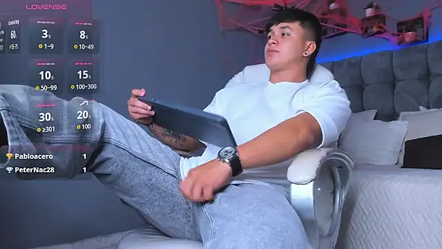 Cristopher strong online show from October 11, 2025, 11:50 pm