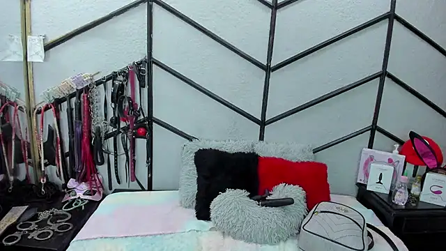 Snapshot of AlanaLuck chatting on March 2, 2026, 12:23 pm AlanaLuck online show from March 2, 2026, 12:23 pm