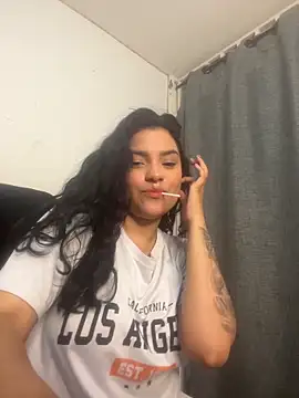 lolaa staars online show from October 15, 2025, 5:28 am