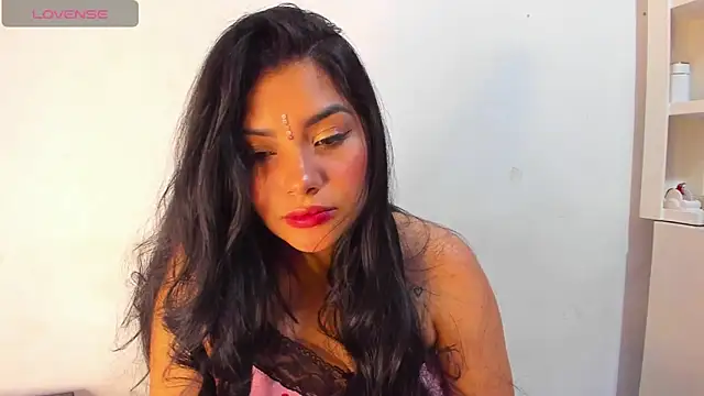 Snapshot of lolaa_staars chatting on April 28, 2026, 8:24 pm lolaa staars online show from April 28, 2026, 8:24 pm