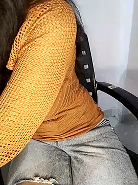 Snapshot of Ms_Neera chatting on February 28, 2025, 8:18 pm Ms Neera online show from February 28, 2025, 8:18 pm