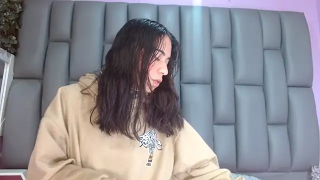 angelina ny online show from November 12, 2025, 1:59 pm