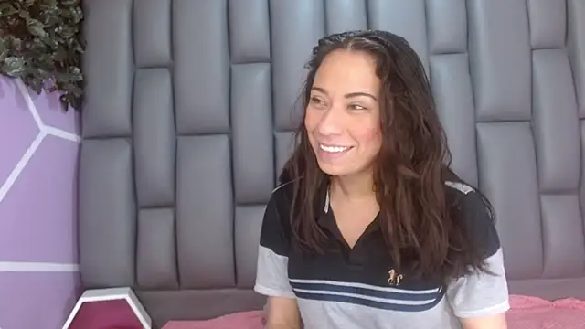 angelina ny online show from November 22, 2025, 2:05 pm