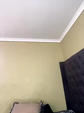 Snapshot of DarkBerry87 chatting on September 24, 2025, 7:48 am DarkBerry87 online show from September 24, 2025, 7:48 am