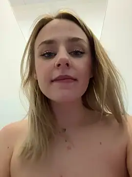 Snapshot of elegant_babe chatting on January 5, 2025, 6:45 pm elegant babe online show from January 5, 2025, 6:45 pm