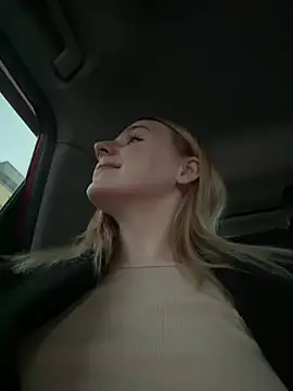 Snapshot of elegant_babe chatting on December 7, 2024, 12:18 pm elegant babe online show from December 7, 2024, 12:18 pm