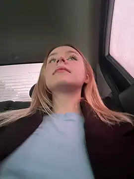 Snapshot of elegant_babe chatting on December 21, 2024, 11:11 am elegant babe online show from December 21, 2024, 11:11 am