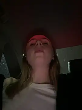 Snapshot of elegant_babe chatting on January 9, 2025, 3:23 pm elegant babe online show from January 9, 2025, 3:23 pm