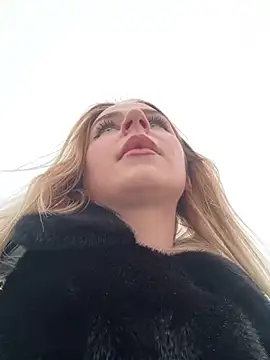 Snapshot of elegant_babe chatting on January 8, 2025, 12:15 pm elegant babe online show from January 8, 2025, 12:15 pm