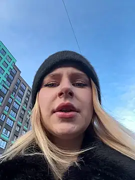 Snapshot of elegant_babe chatting on February 7, 2025, 10:29 am elegant babe online show from February 7, 2025, 10:29 am