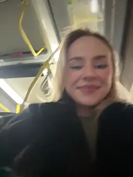 Snapshot of elegant_babe chatting on January 19, 2025, 4:25 pm elegant babe online show from January 19, 2025, 4:25 pm