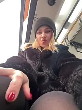 Snapshot of elegant_babe chatting on February 8, 2025, 10:39 am elegant babe online show from February 8, 2025, 10:39 am