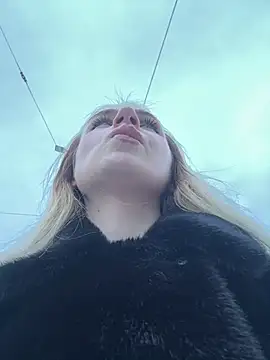 Snapshot of elegant_babe chatting on January 9, 2025, 12:19 pm elegant babe online show from January 9, 2025, 12:19 pm