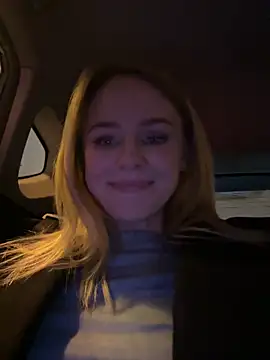 Snapshot of elegant_babe chatting on December 14, 2024, 6:41 pm elegant babe online show from December 14, 2024, 6:41 pm