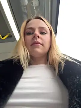 Snapshot of elegant_babe chatting on February 11, 2025, 11:09 am elegant babe online show from February 11, 2025, 11:09 am