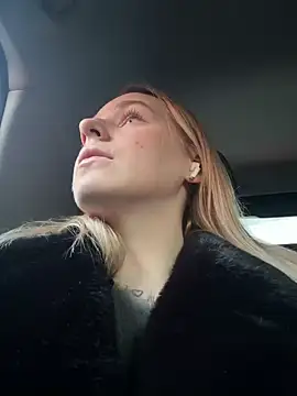 Snapshot of elegant_babe chatting on December 4, 2024, 12:41 pm elegant babe online show from December 4, 2024, 12:41 pm