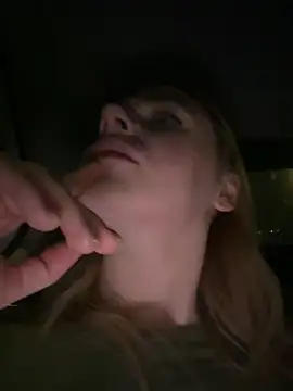 Snapshot of elegant_babe chatting on December 13, 2024, 3:21 pm elegant babe online show from December 13, 2024, 3:21 pm