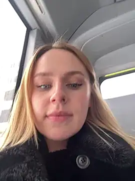 Snapshot of elegant_babe chatting on February 18, 2025, 11:00 am elegant babe online show from February 18, 2025, 11:00 am