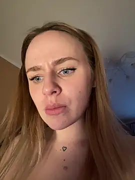 Snapshot of elegant_babe chatting on February 8, 2025, 2:38 pm elegant babe online show from February 8, 2025, 2:38 pm