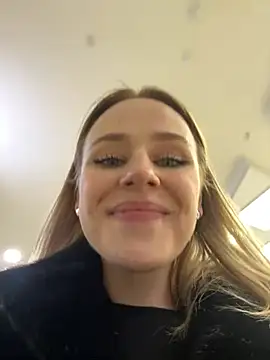 Snapshot of elegant_babe chatting on January 6, 2025, 3:29 pm elegant babe online show from January 6, 2025, 3:29 pm