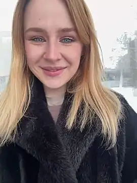 Snapshot of elegant_babe chatting on March 16, 2025, 10:22 am elegant babe online show from March 16, 2025, 10:22 am