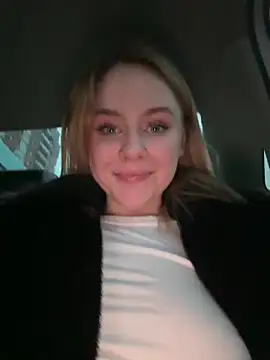 Snapshot of elegant_babe chatting on February 22, 2025, 3:03 pm elegant babe online show from February 22, 2025, 3:03 pm