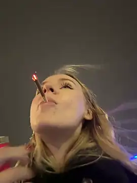 Snapshot of elegant_babe chatting on January 25, 2025, 3:09 pm elegant babe online show from January 25, 2025, 3:09 pm