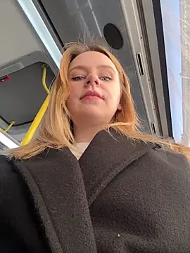 Snapshot of elegant_babe chatting on March 19, 2025, 11:17 am elegant babe online show from March 19, 2025, 11:17 am