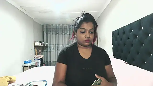 Indianmayaxoxo online show from October 22, 2025, 2:49 pm