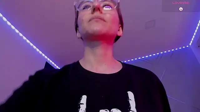 Ich Bin Julia online show from February 28, 2025, 3:04 pm