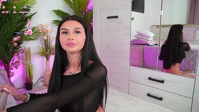 Snapshot of EmilyHudsson_1 chatting on February 25, 2025, 6:01 pm EmilyHudsson 1 online show from February 25, 2025, 6:01 pm