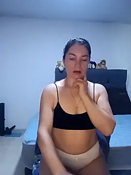 renata hot1 online show from November 18, 2025, 10:13 pm