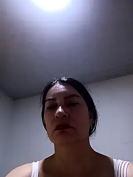 renata hot1 online show from March 5, 2026, 7:43 pm