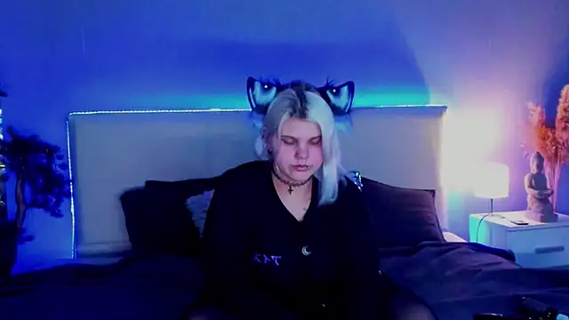 JoannLowe online show from March 18, 2025, 8:16 pm